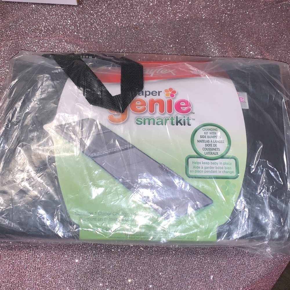 Playtex Diaper Genie SmartKit Changing Kit with Side Bumper‎